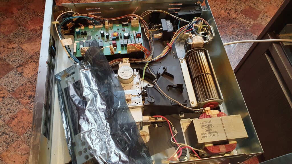 Духовой шкаф Miele